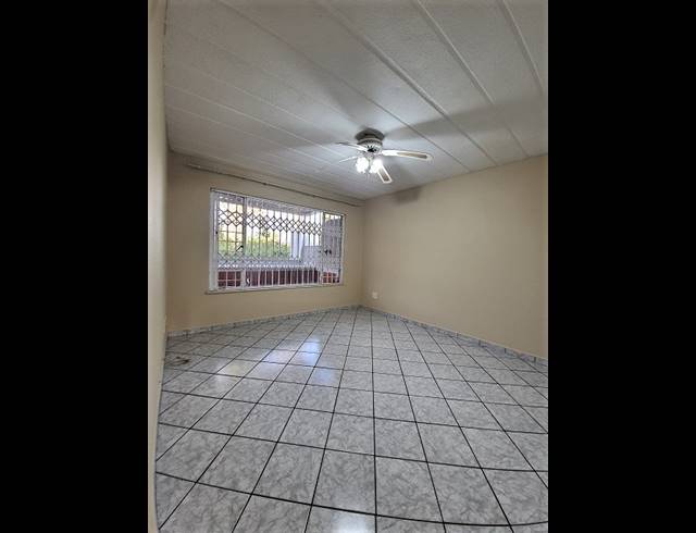 2 BEDROOM APARTMENT FOR SALE IN PRESIDENT PARK